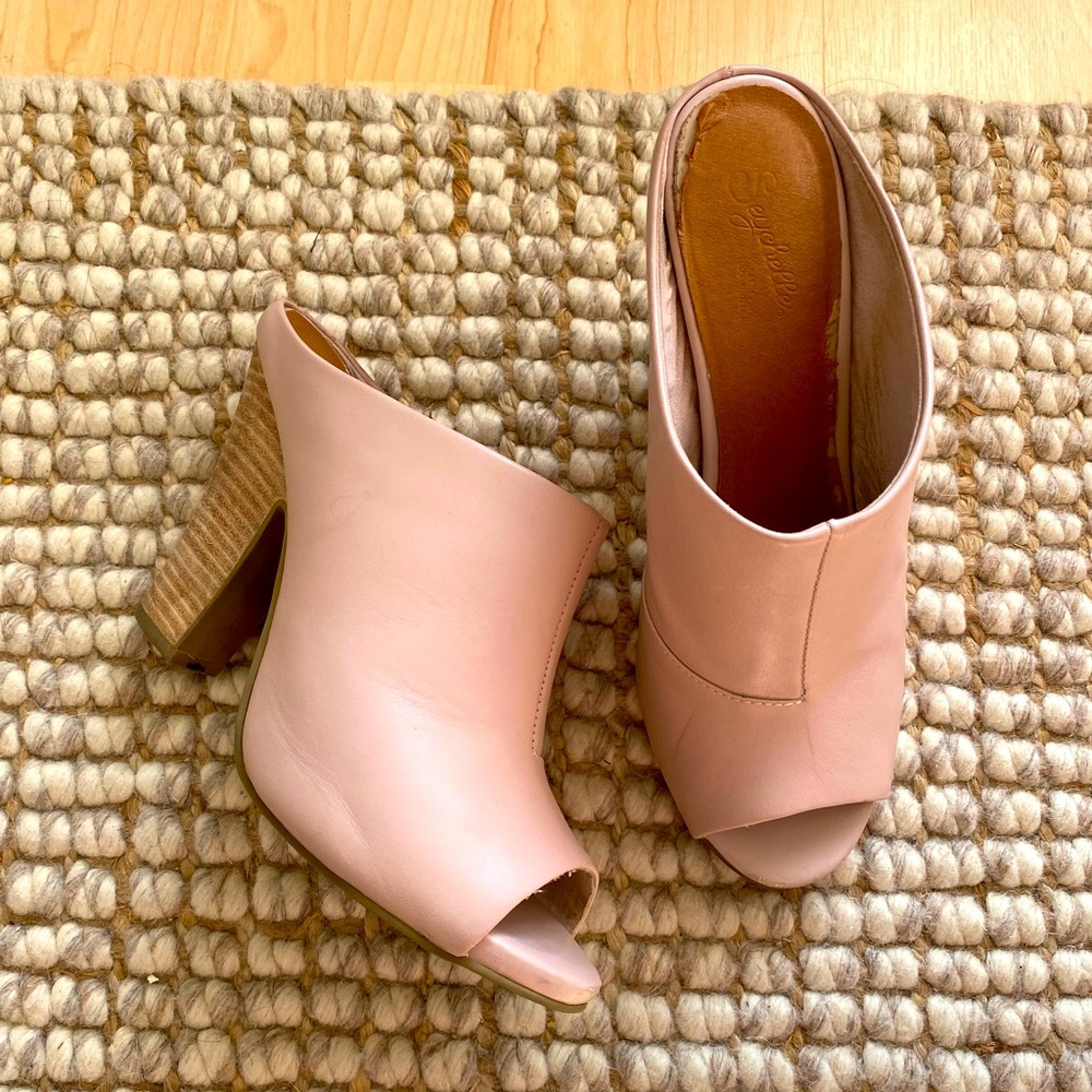 Seychelles Blush Pink Leather Mules